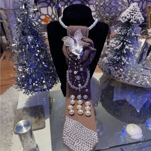 Elegant Pearl and Butterfly Necklace